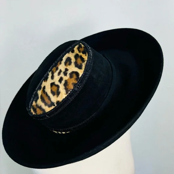 Vtg.Sonni 100% wool felt wide brim hat with faux fur and sequins.One Size